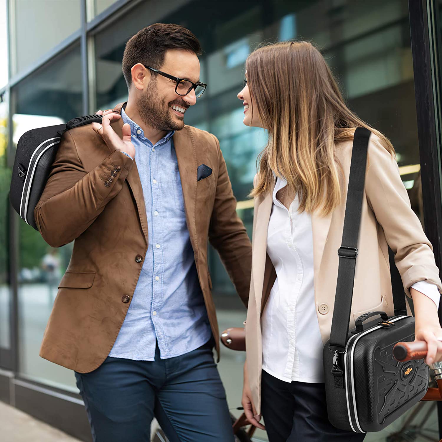 SARLAR Fashion Travel Protective Case for Oculus Quest VR Gaming Headset and Touch Controllers Accessories Carrying Bag，Includes Multiple Oculus Quest Accessories.