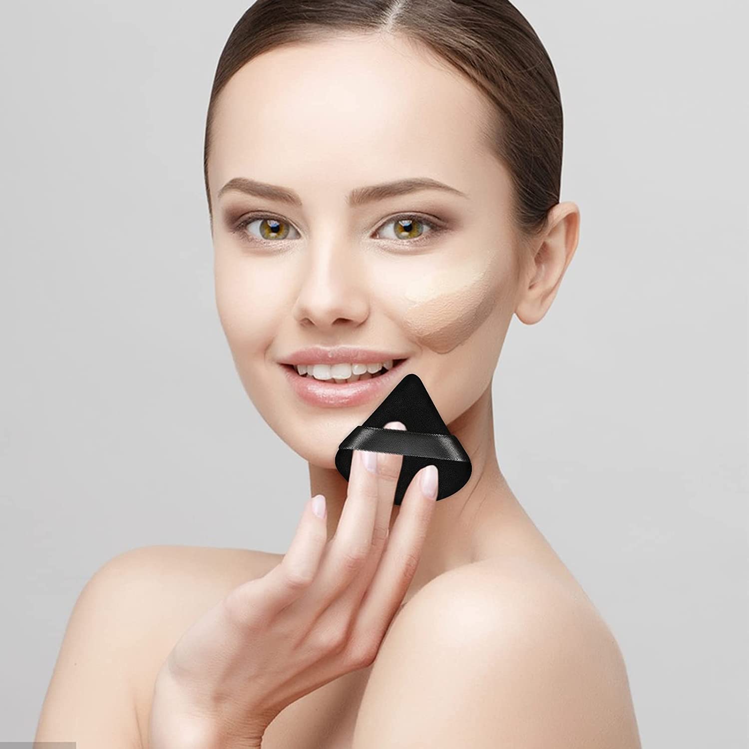 Pimoys 4 Pieces Powder Puff Face Makeup Sponge Triangle Powder Puff for Loose Powder Body Powder, Cosmetic Foundation Sponge Velour Setting Powder Puff Beauty Wet Dry Makeup Tool, Black and White